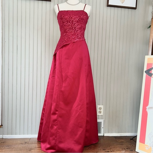 Vintage Prom Dress Strappy Lace Top with Full Flowing Bottom Cranberry Red - Picture 1 of 9